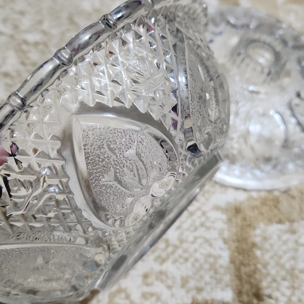 Vintage Pasari Indonesia KIG Pressed Glass Hearts Bows Bowl With Lid Collectible